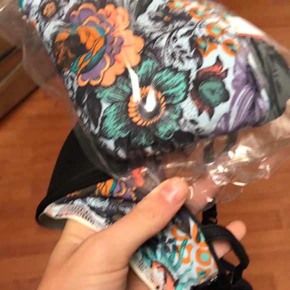 FINAL PRICE ❤️‍🔥 Maaji swim top nwt size small - Picture 8 of 8